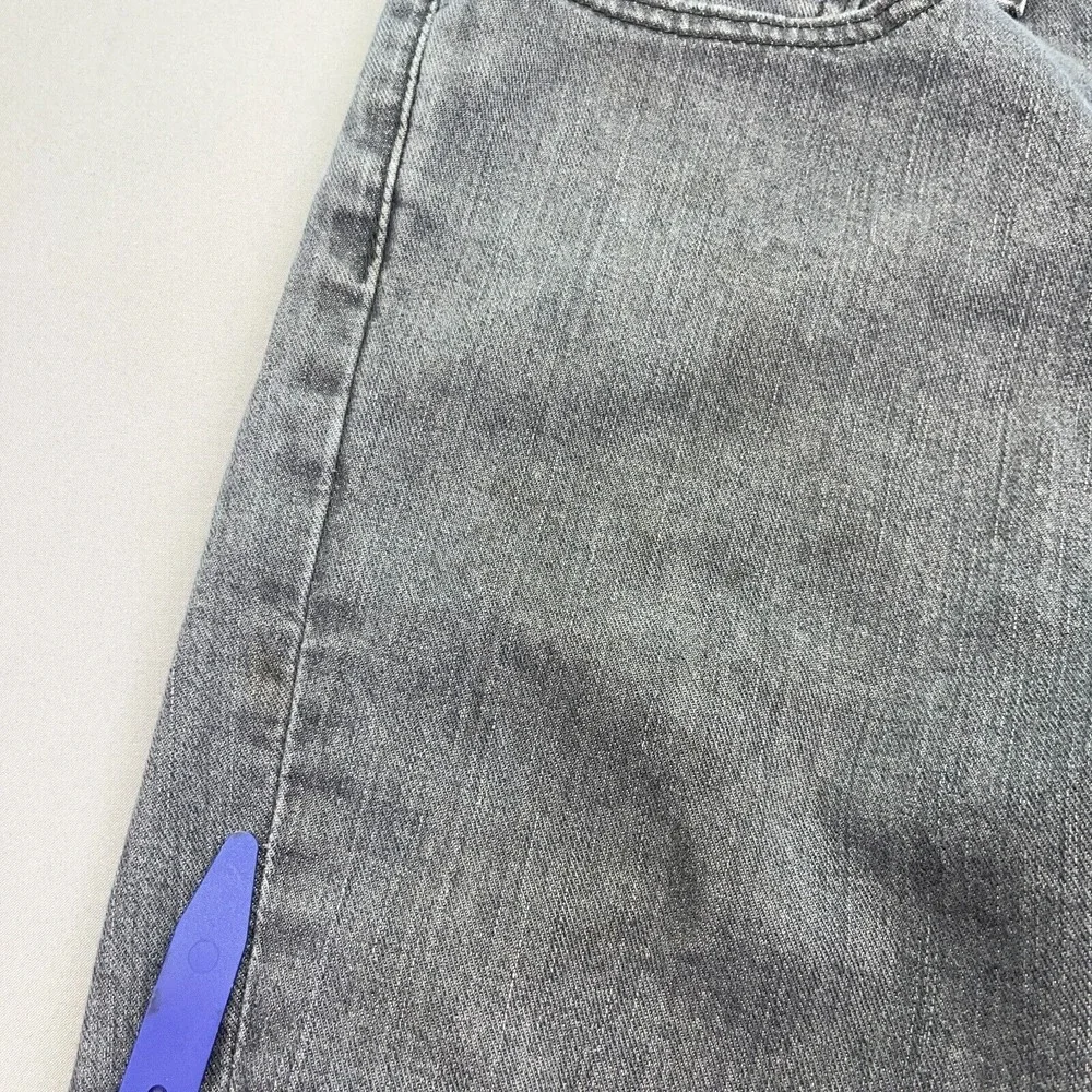 Levi's 514 Jeans Gray Straight Leg Stretch Sz 34 Fits 31